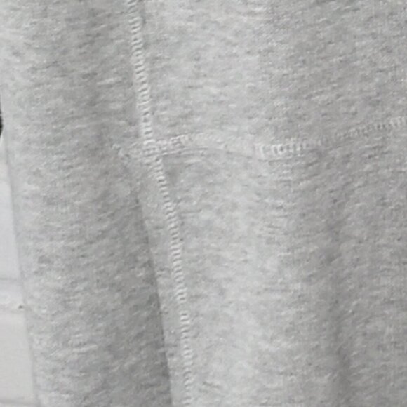 Gap Men's Size Medium Grey Hoodie with Drawstring Hood & Kangaroo Pocket - Picture 8 of 8